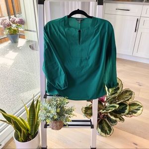 BNWOT Banana Republic green blouse